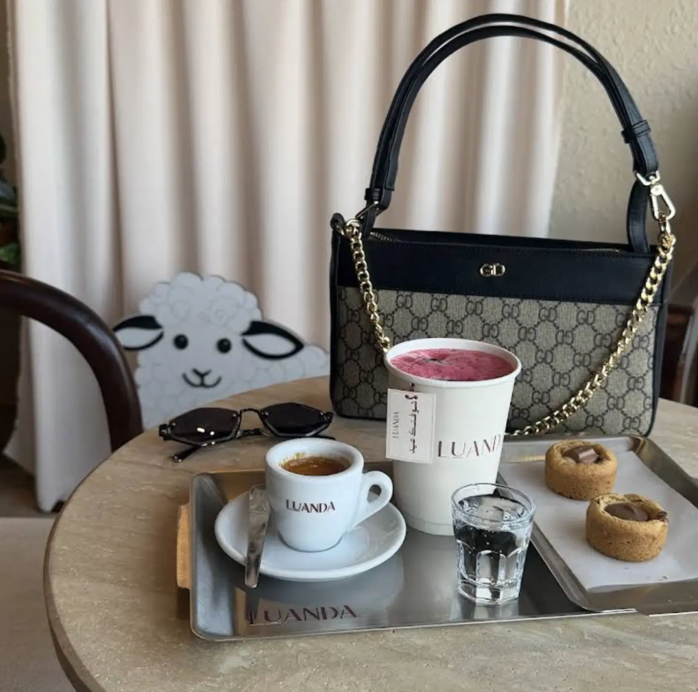 LUANDA café moment